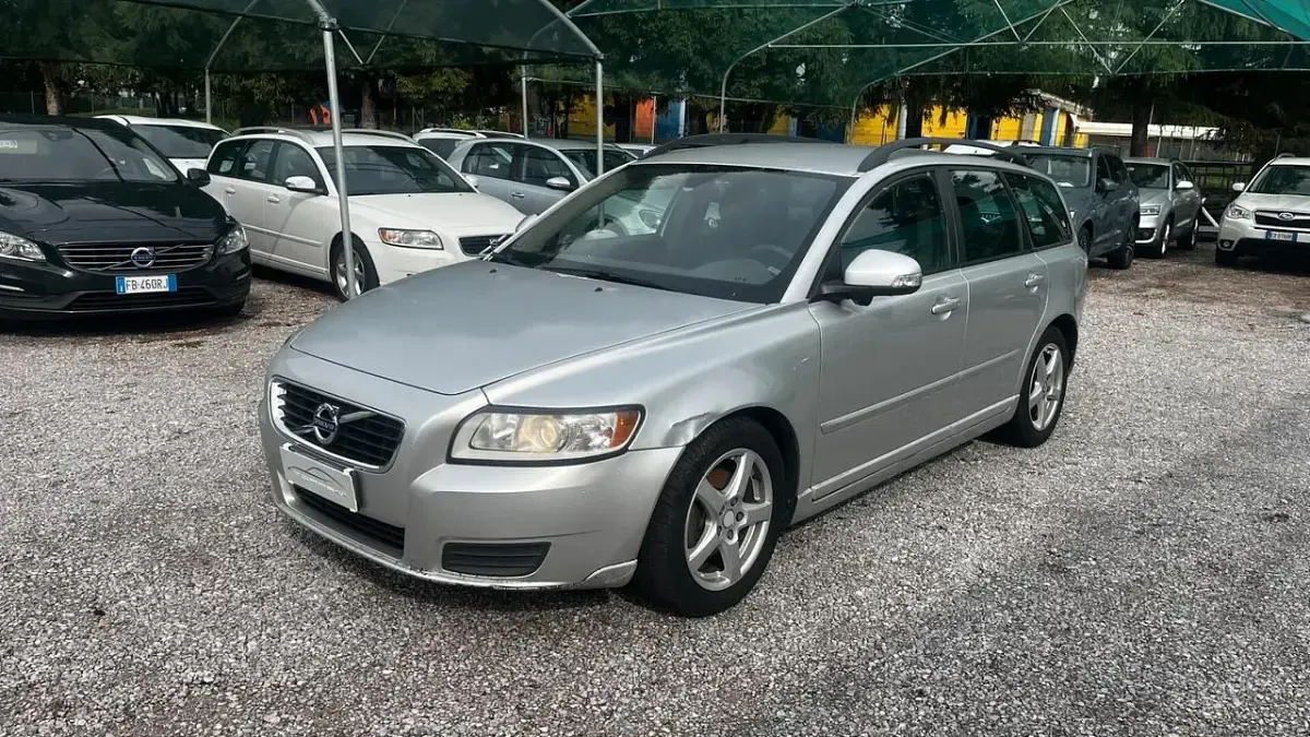Usata Volvo V50 115 CV (84 kW) 2011 Argento Station wagon