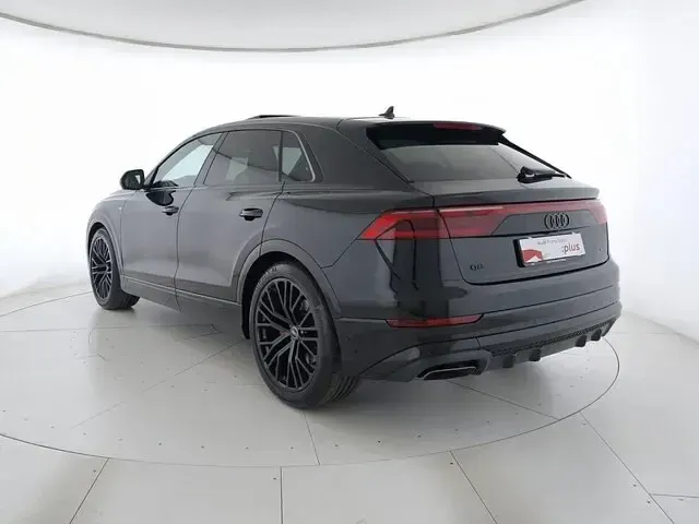 Nuova Audi Q8 S-Line 286 CV (210 kW) 2026 0e nero mito metallizzato SUV