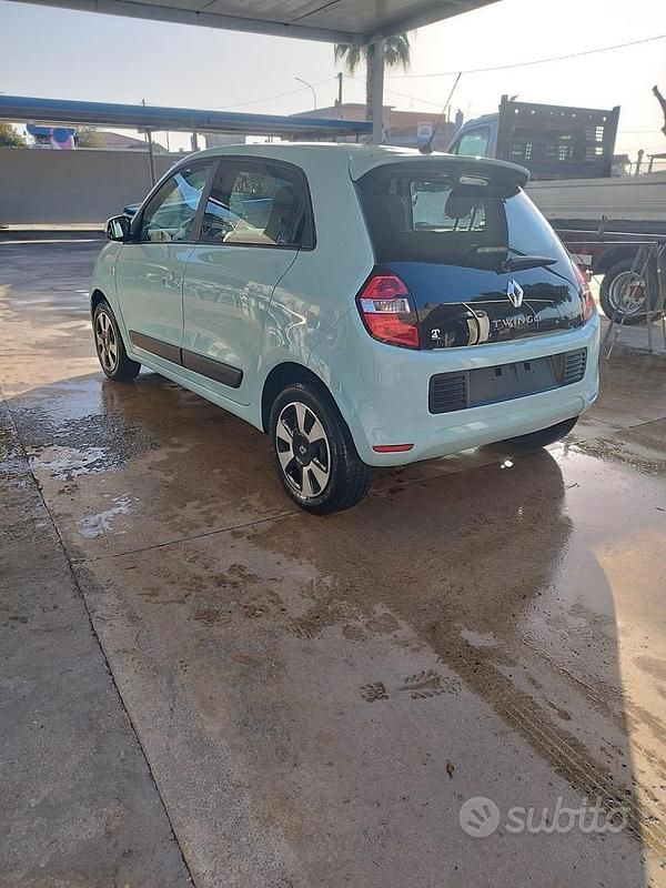 Usata Renault Twingo SE 70 CV (51 kW) 2015 Blu Utilitaria