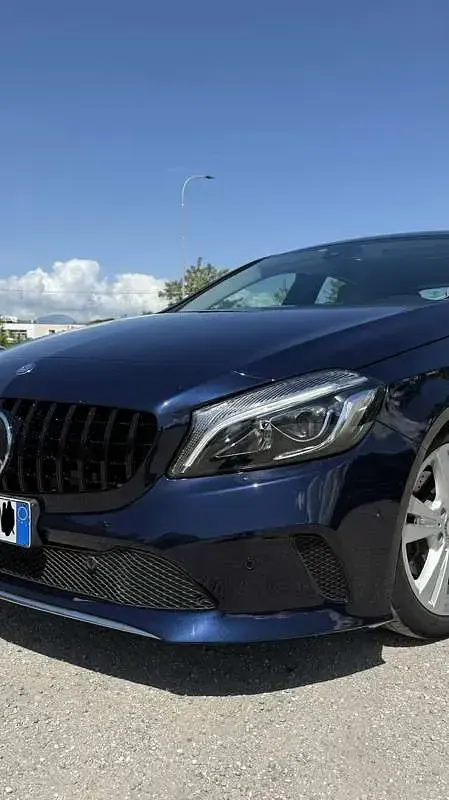 Usata Mercedes A200 136 CV (100 kW) 2016 Blu Berlina
