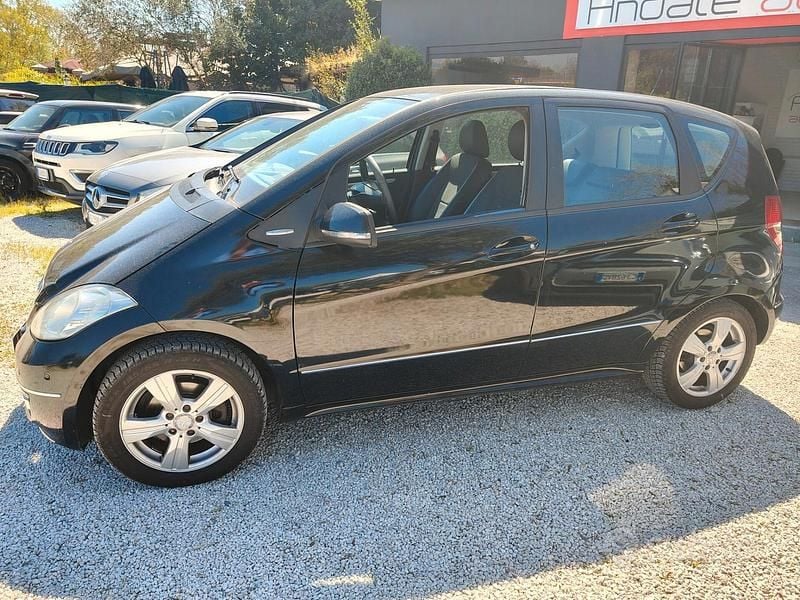 Usata Mercedes A180 Avantgarde 109 CV (80 kW) 2012 Nero Berlina