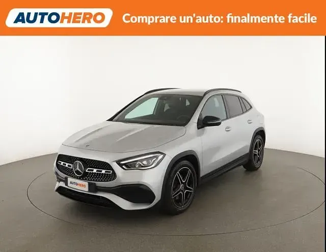 Usata Mercedes GLA200 AMG line 150 CV (110 kW) 2022 Argento SUV
