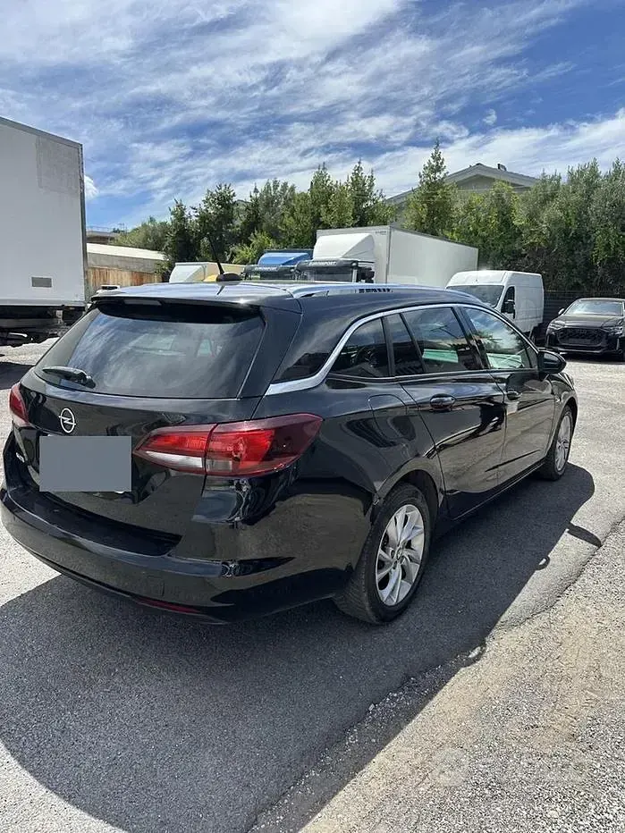 Usata Opel Astra 122 CV (89 kW) 2021 Nero Station wagon