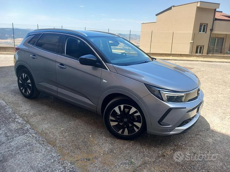 Grigio Usata 2022 Opel Grandland X SUV | 24.000 € (Molto cara) - Immagine 1/4
