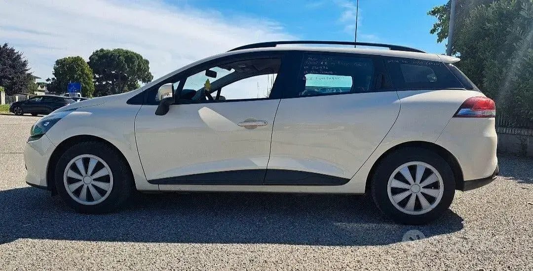 Usata Renault Clio Zen 73 CV (53 kW) 2016 Beige Station wagon
