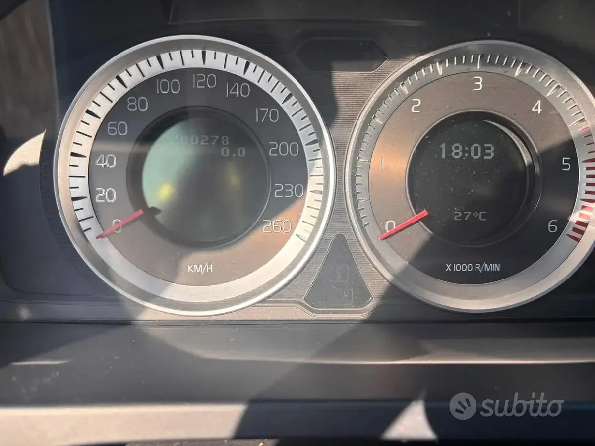 Usata Volvo S60 163 CV (119 kW) 2011 Nero Berlina