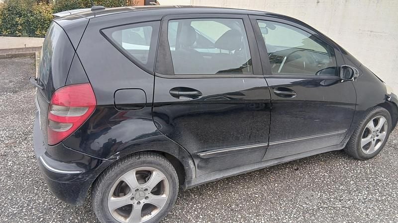 Usata Mercedes A150 95 CV (69 kW) 2005 Nero Monovolume