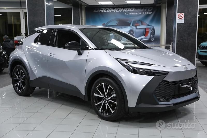 Usata Toyota C-HR+ Trend 72 kW (98 CV) 2025 Grigio argento SUV