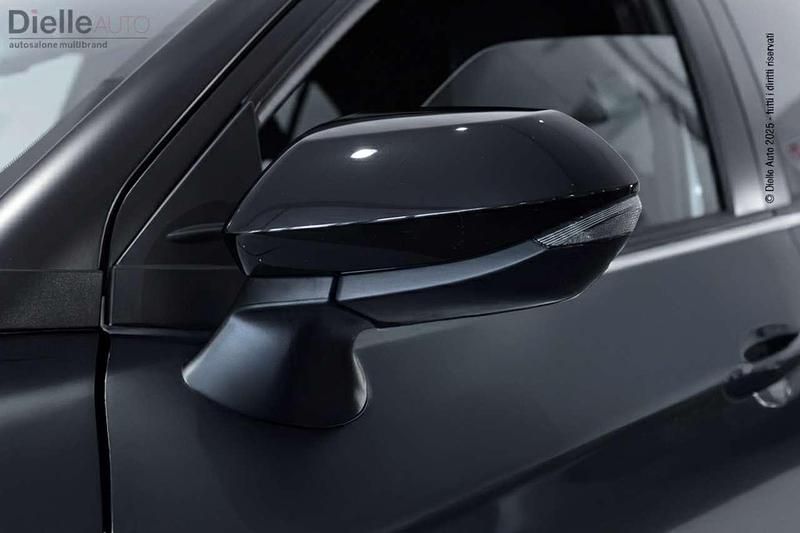 Nuova Toyota Yaris Cross Comfort 131 CV (96 kW) 2025 Black metallizzato SUV