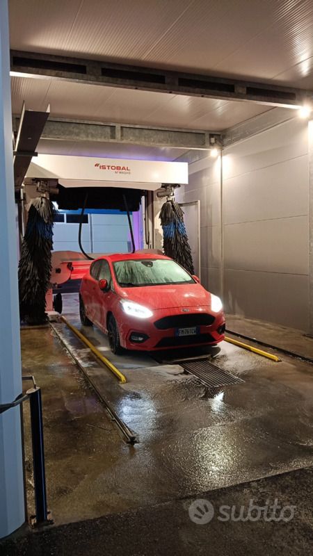 Usata Ford Fiesta ST-Line 86 CV (63 kW) 2017 Rosso Utilitaria