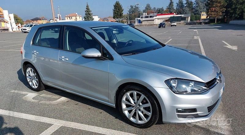 Usata VW Golf VII Highline 105 CV (77 kW) 2014 Grigio Utilitaria