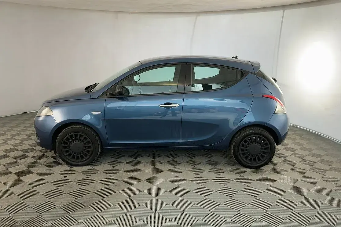 Usata Lancia Ypsilon Silver 70 CV (51 kW) 2022 Blu Utilitaria