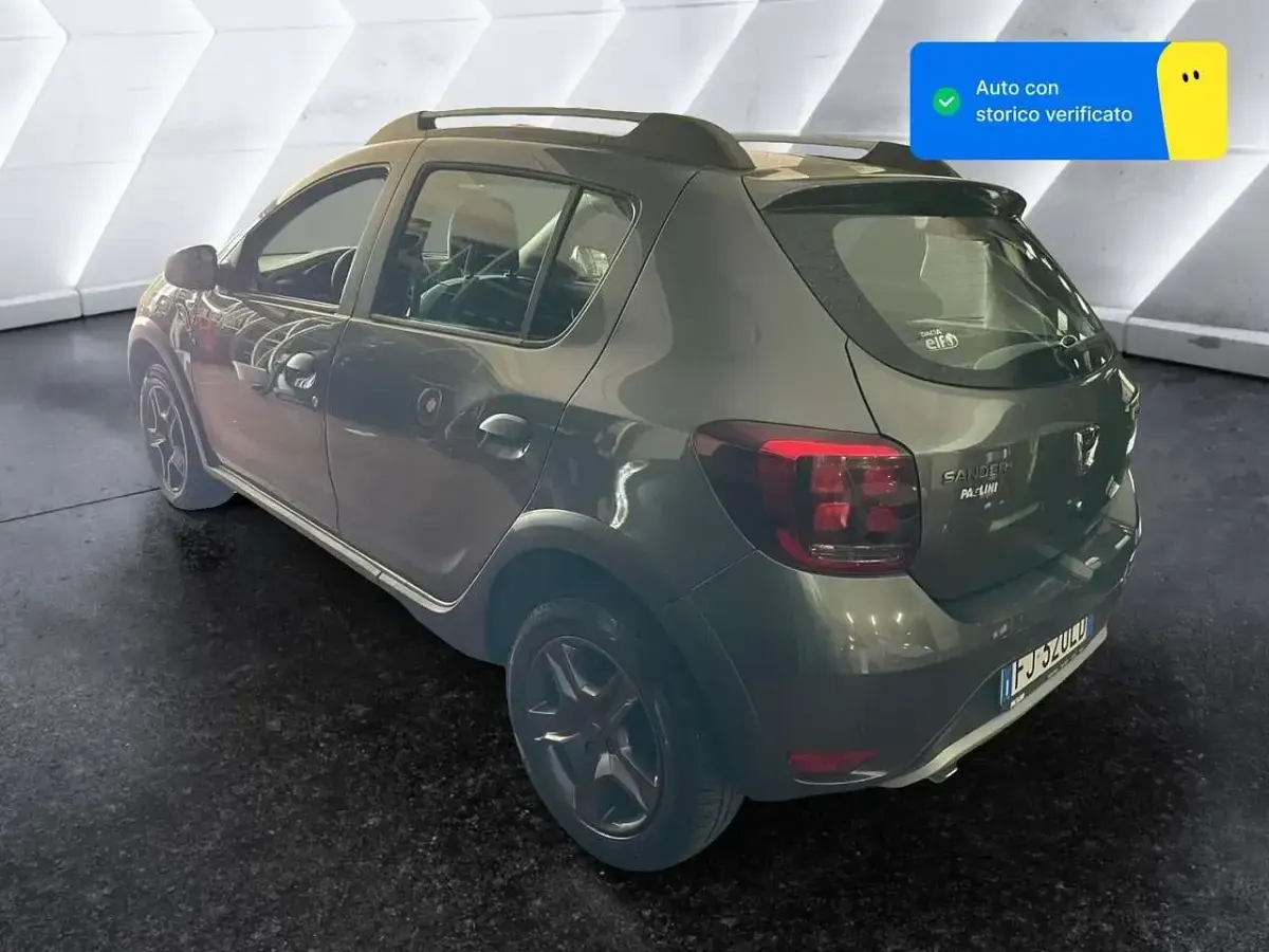 Usata Dacia Duster 88 CV (64 kW) 2017 Grigio SUV