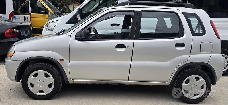 Second-hand Suzuki Ignis GL 83 CP (61 kW) 2001 Gri Hatchback