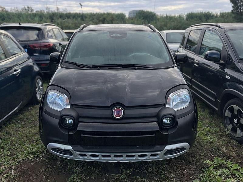 Usata Fiat Panda Cross Cross 70 CV (51 kW) 2025 Nero Utilitaria