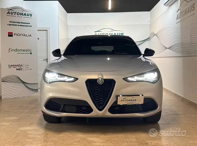 Usata Alfa Romeo Stelvio 160 CV (117 kW) 2023 Grigio SUV