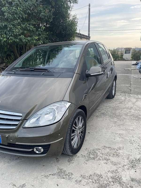 Usata 2012 Mercedes A200 Style Monovolume | 6300 € (Super prezzo) - Immagine 1/4