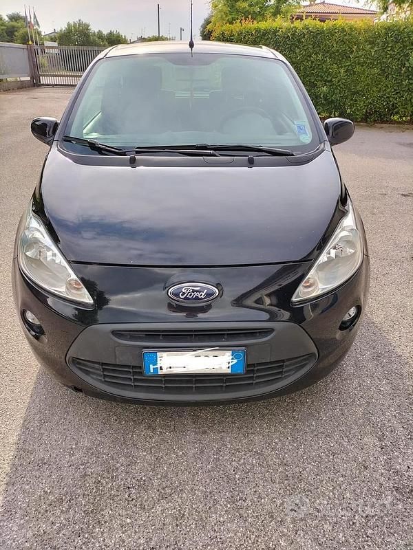 Usata Ford Ka 75 CV (55 kW) 2013 Nero Utilitaria
