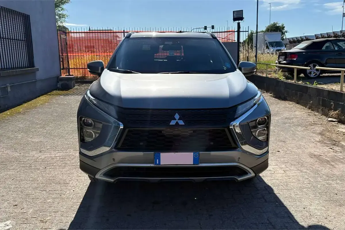 Usata Mitsubishi Eclipse Cross Instyle 98 CV (72 kW) 2023 Argento SUV