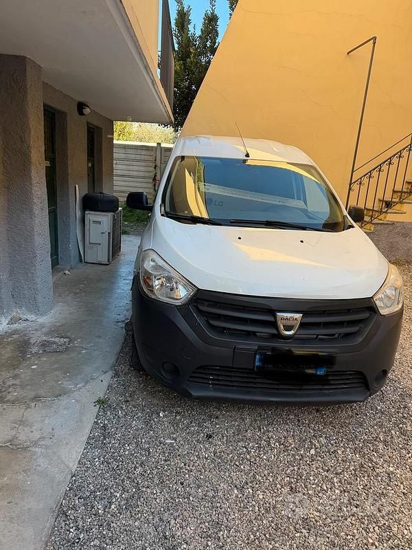 Usata Dacia Dokker 102 CV (75 kW) 2017 Monovolume