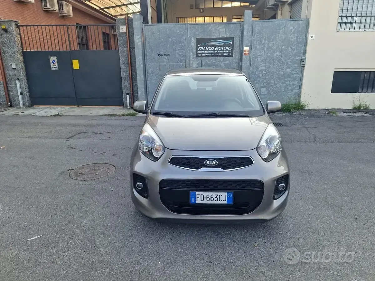 Usata Kia Picanto 66 CV (48 kW) 2016 Giallo Utilitaria