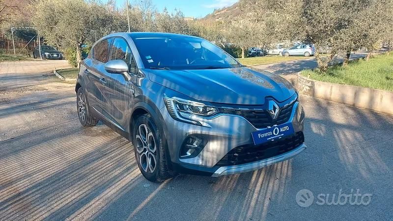 Usata Renault Captur Intens 101 CV (74 kW) 2020 Grigio SUV
