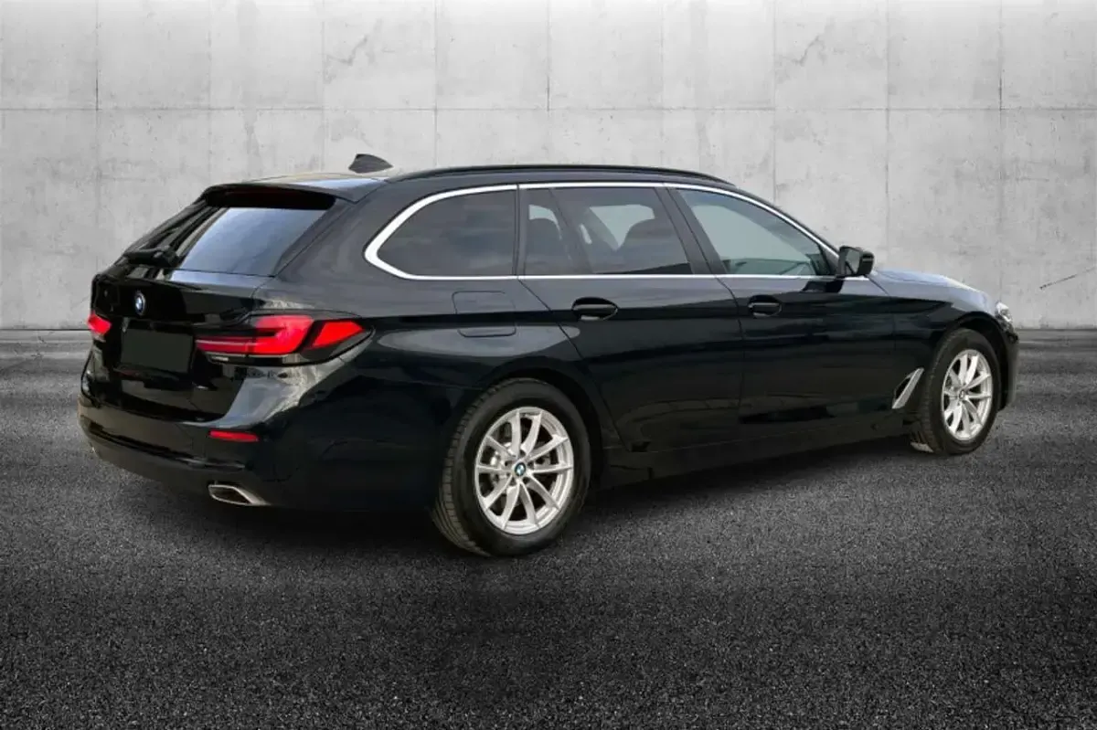Usata BMW 520 190 CV (139 kW) 2023 Nero Station wagon