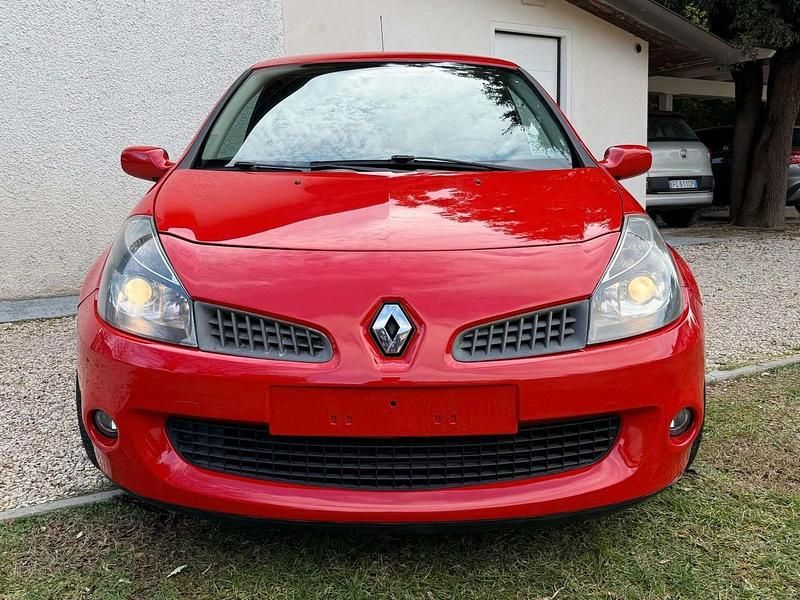 Usata Renault Clio II R.S. 200 CV (147 kW) 2007 Rosso Berlina