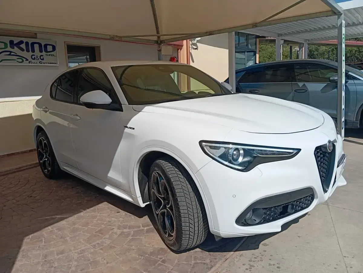 Usata Alfa Romeo Stelvio Veloce 209 CV (153 kW) 2021 Bianco SUV