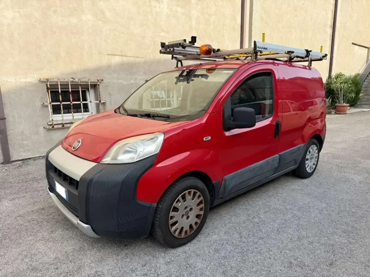 Usata Fiat Fiorino 95 CV (69 kW) 2016 Rosso pastello Monovolume