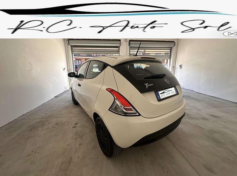 Usata Lancia Ypsilon 69 CV (50 kW) 2020 Bianco Utilitaria