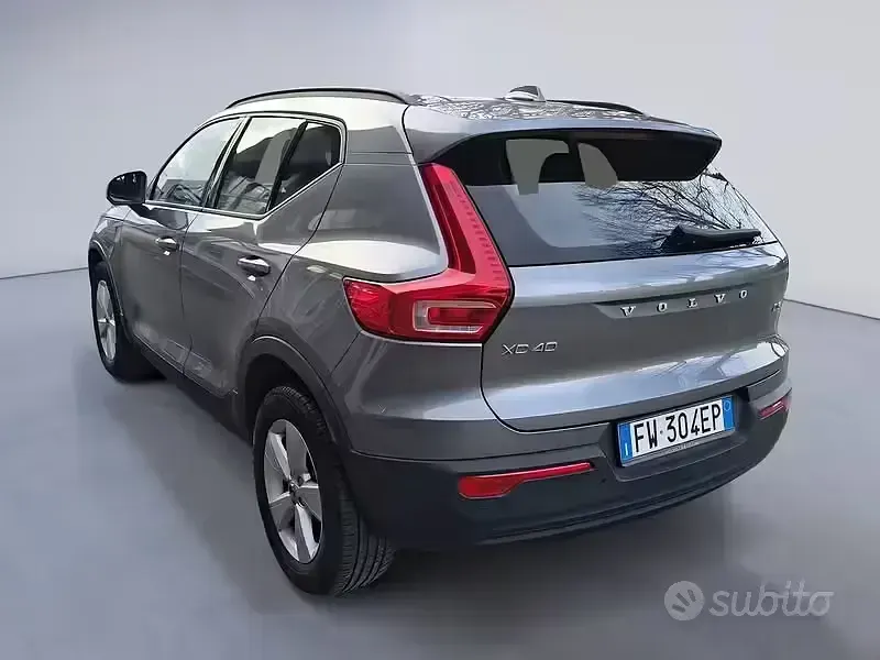 Usata Volvo XC40 Business Edition 150 CV (110 kW) 2019 Blu SUV