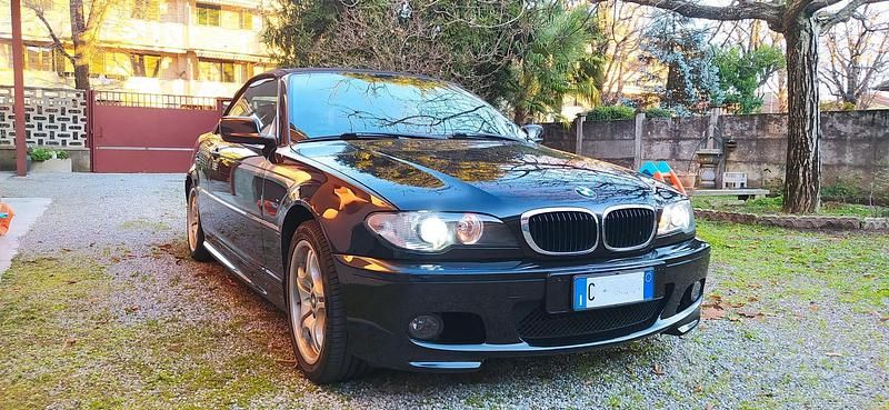 Usata BMW 318 Cabriolet Efficient Dynamics 143 CV (105 kW) 2004 Nero Cabrio