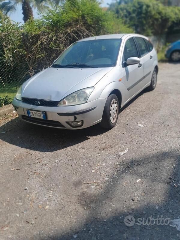 Usata Ford Focus 116 CV (85 kW) 2002 Grigio Berlina