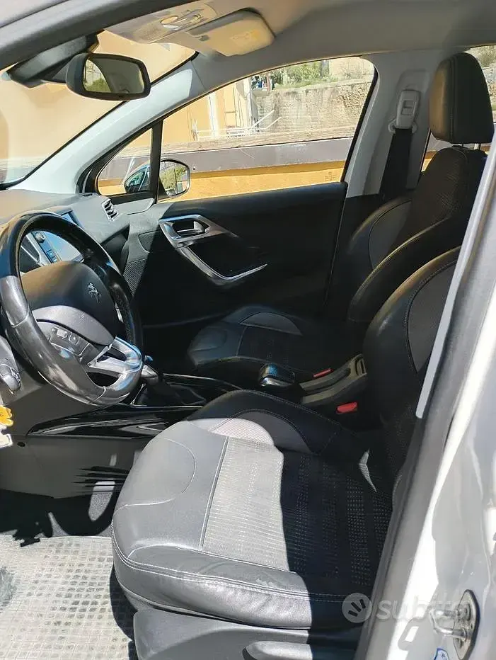 Usata Peugeot 2008 115 CV (84 kW) 2015 Bianco SUV