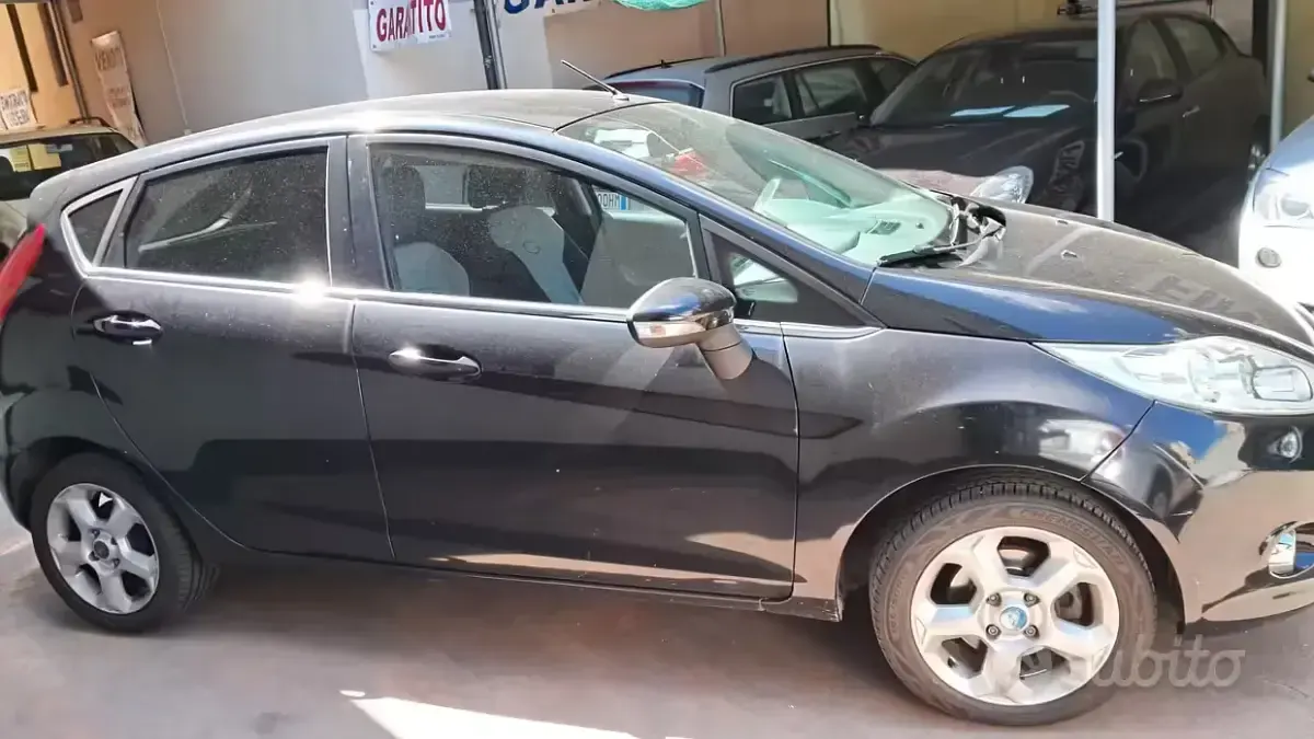 Usata Ford Fiesta Titanium 95 CV (69 kW) 2010 Nero Berlina