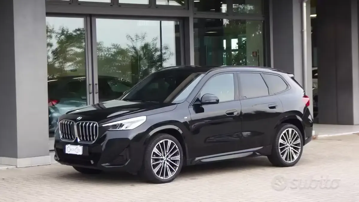 Usata BMW X1 M Sport 204 CV (150 kW) 2023 Saphirschwarz SUV