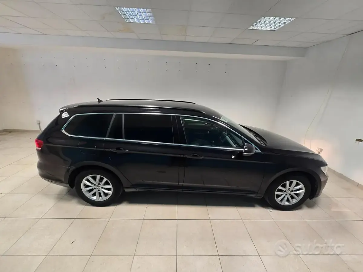 Usata VW Passat Comfortline 120 CV (88 kW) 2016 Nero Station wagon