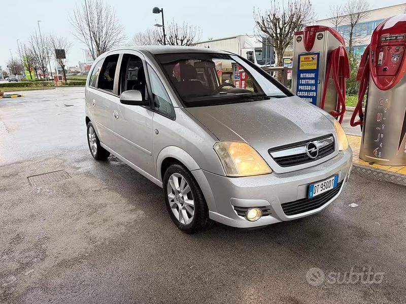 Usata Opel Meriva 2009 Grigio Monovolume