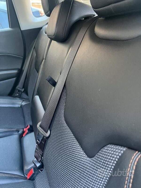 Usata Jeep Compass Limited 120 CV (88 kW) 2019 Nero SUV