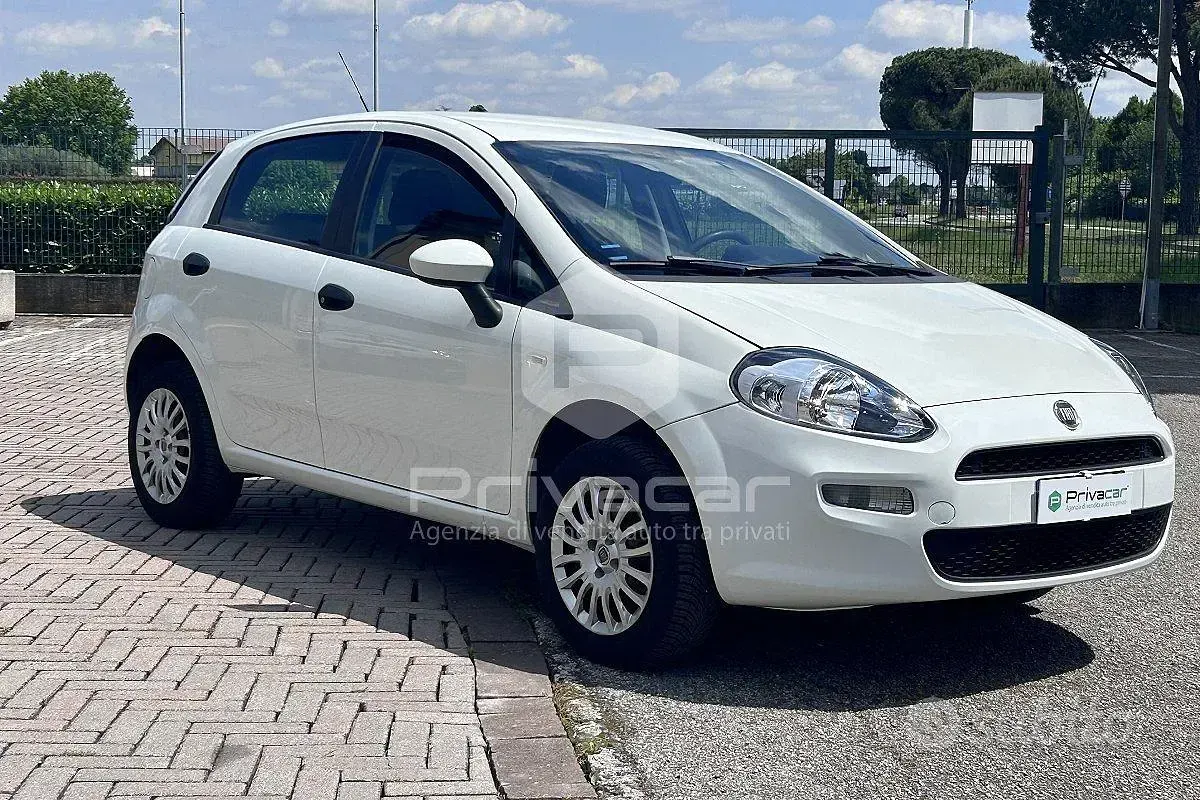 Usata Fiat Grande Punto 77 CV (56 kW) 2013 Bianco Utilitaria
