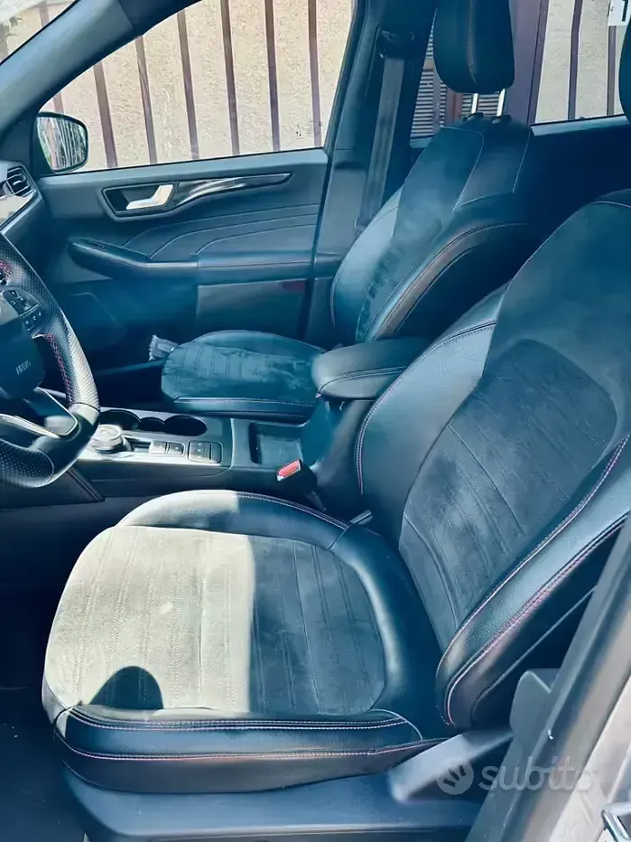 Usata Ford Kuga ST 120 CV (88 kW) 2023 Grigio SUV