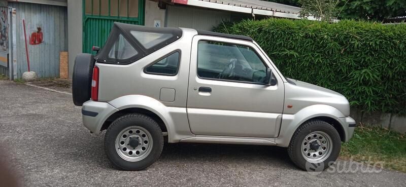 Grigio Usata 2004 Suzuki Jimny SUV | 8500 € (Ottimo prezzo) - Immagine 1/1