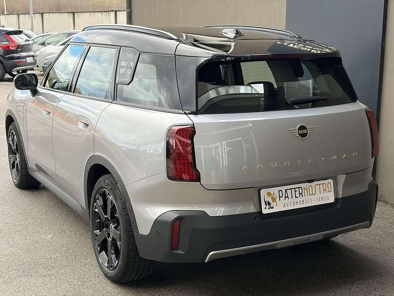 Usata Mini Cooper Countryman Favoured 163 CV (119 kW) 2025 Grigio SUV