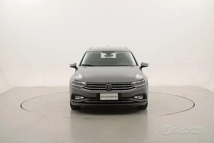 Usata VW Passat Business 122 CV (89 kW) 2023 Grigio Station wagon
