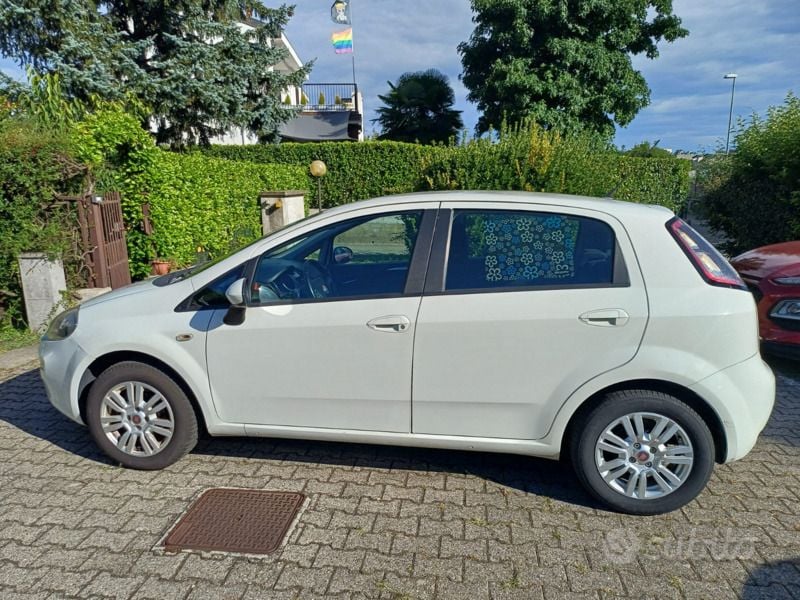 Usata Fiat Punto 69 CV (50 kW) 2013 Bianco Utilitaria