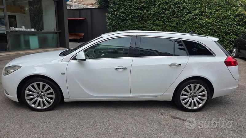 Usata Opel Insignia Cosmo 130 CV (95 kW) 2012 Bianco Station wagon