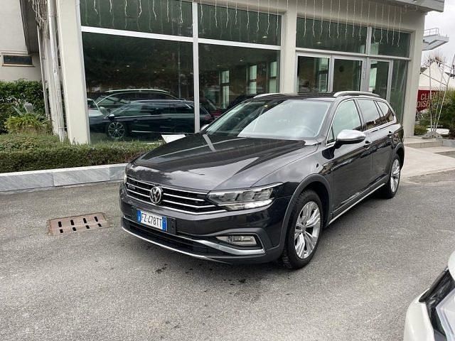 Usata VW Passat Alltrack 190 CV (139 kW) 2020 Grigio scuro Station wagon