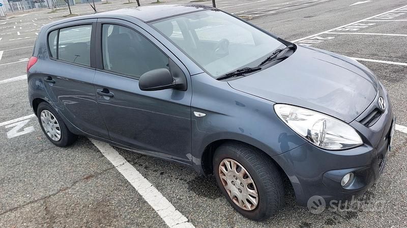 Usata Hyundai i20 Classic 78 CV (57 kW) 2010 Grigio Utilitaria