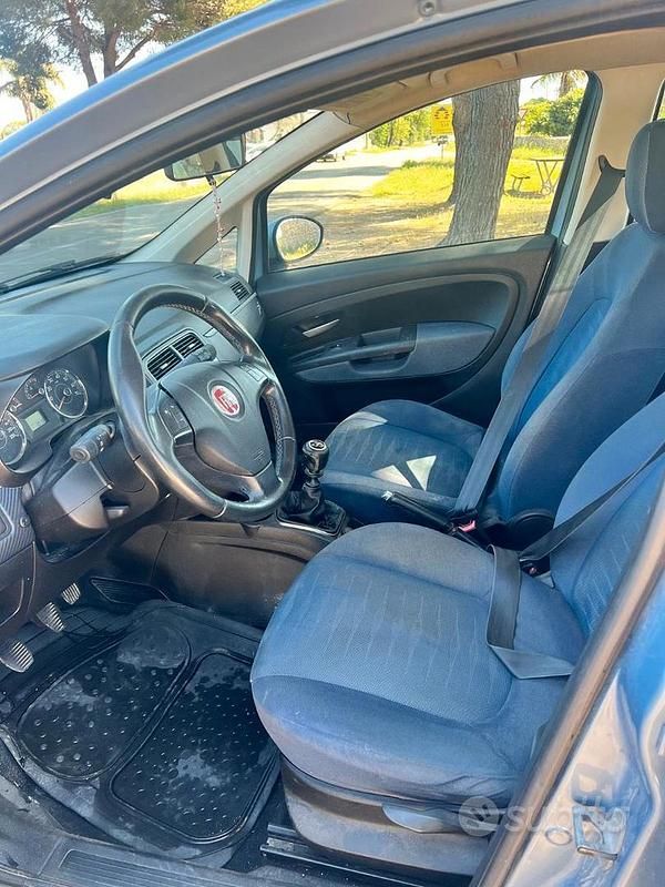 Usata Fiat Punto 90 CV (66 kW) 2009 Grigio Utilitaria